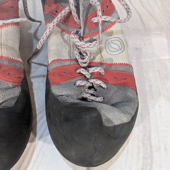 SCARPA Helix Climbing Shoes - Red, Gray, Black - Men's Size 10.5 US - Picture 2 of 9